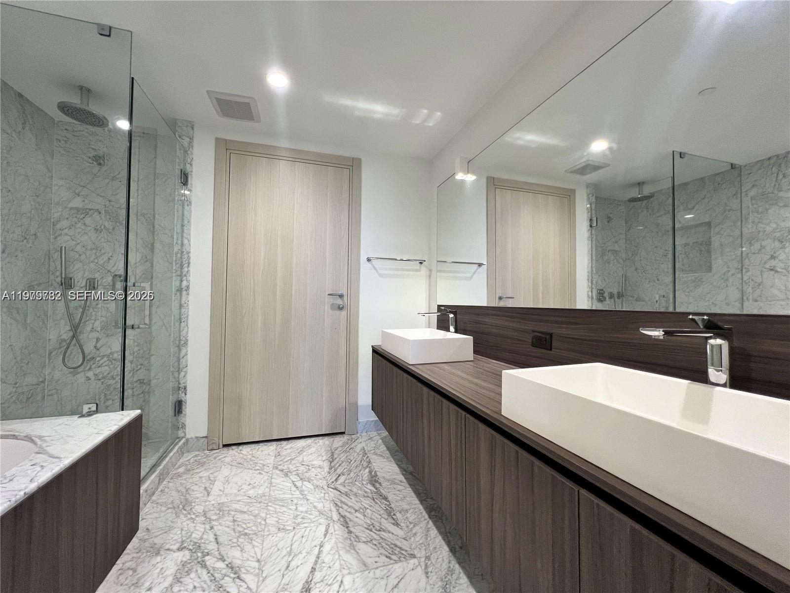 1000 Brickell Plz #3503, Miami FL 33131
