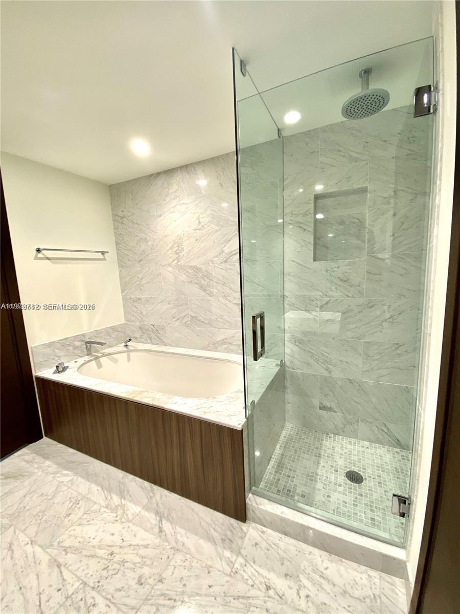 1000 Brickell Plz #3503, Miami FL 33131