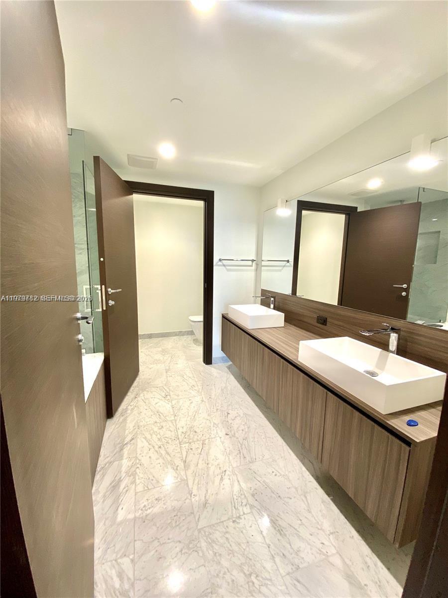 1000 Brickell Plz #3503, Miami FL 33131
