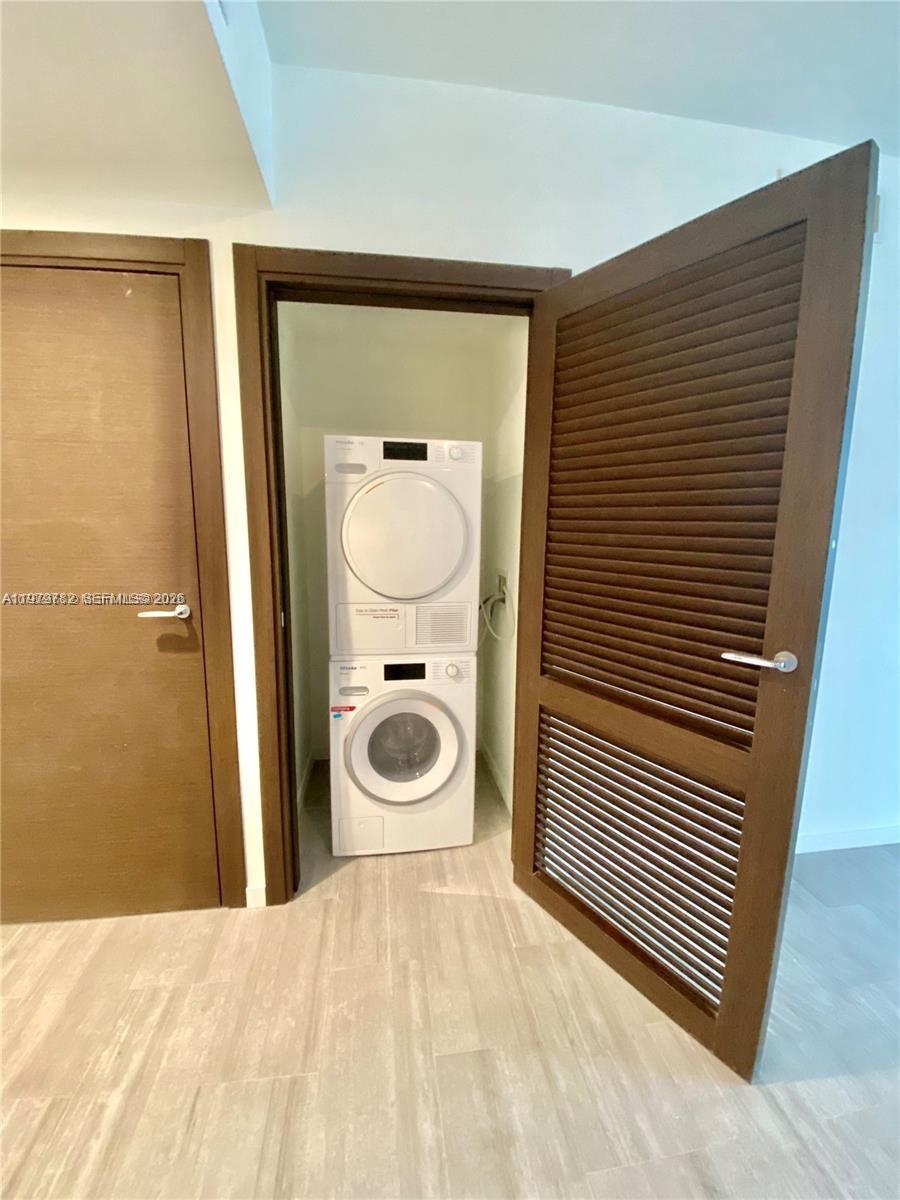 1000 Brickell Plz #3503, Miami FL 33131