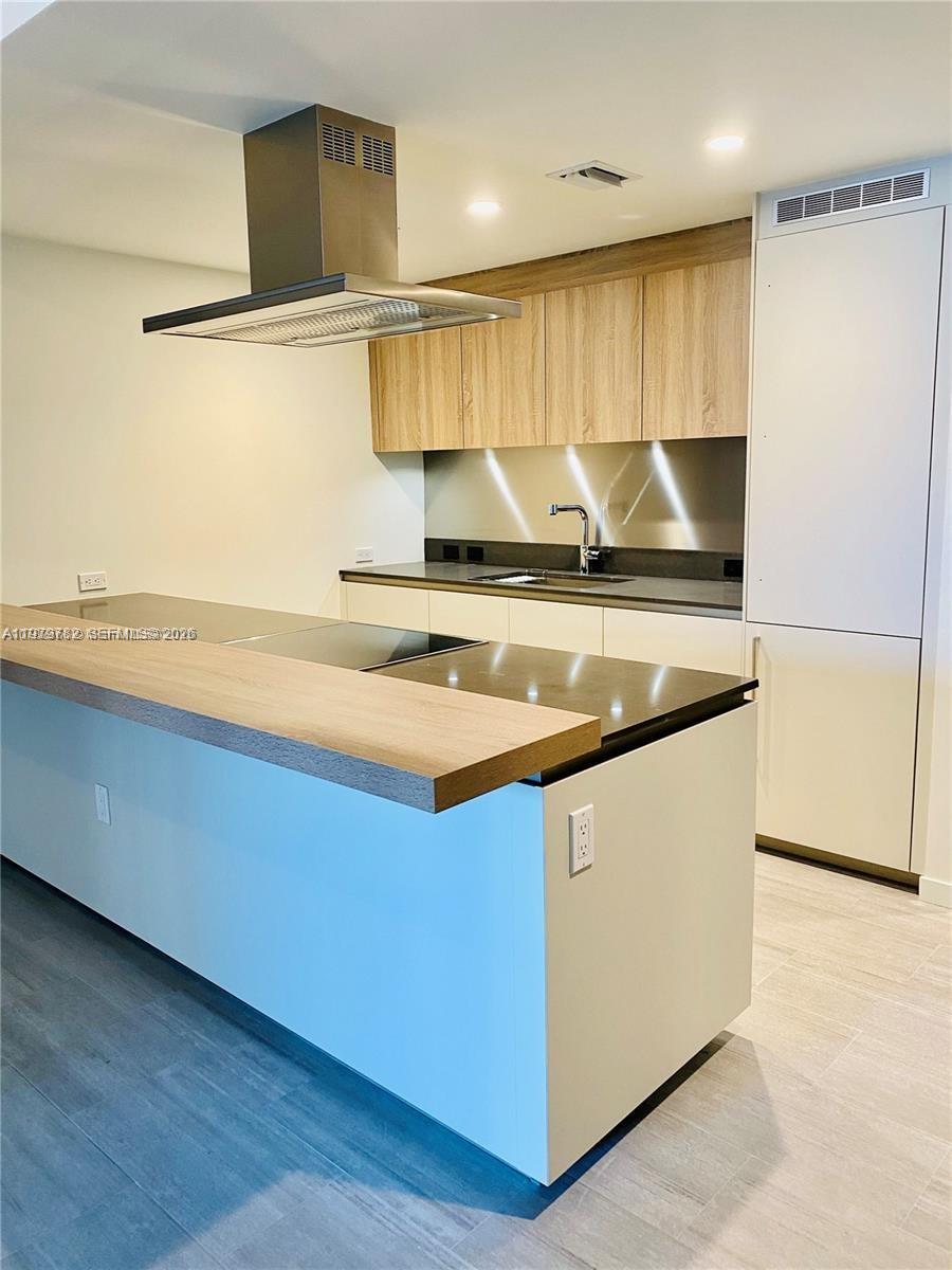 1000 Brickell Plz #3503, Miami FL 33131