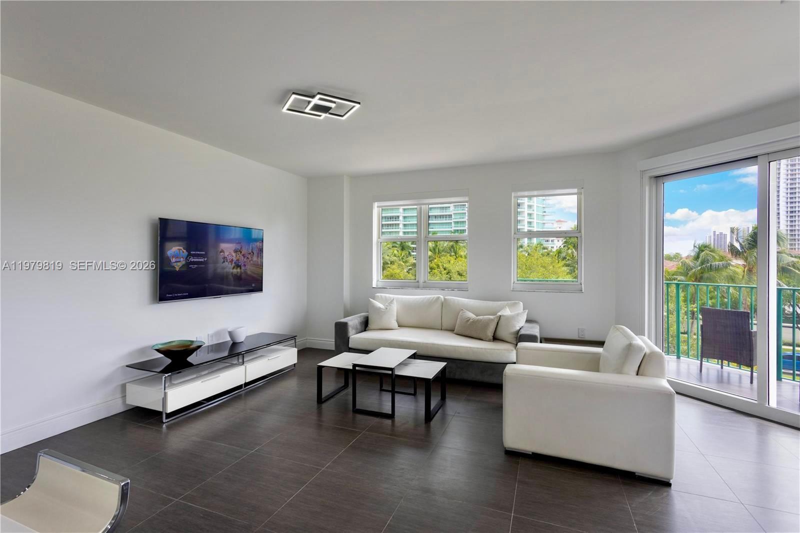 19900 E Country Club Dr #311, Aventura FL 33180