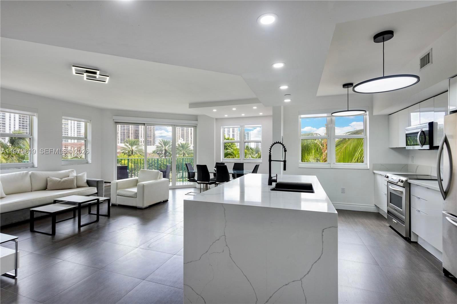 19900 E Country Club Dr #311, Aventura FL 33180
