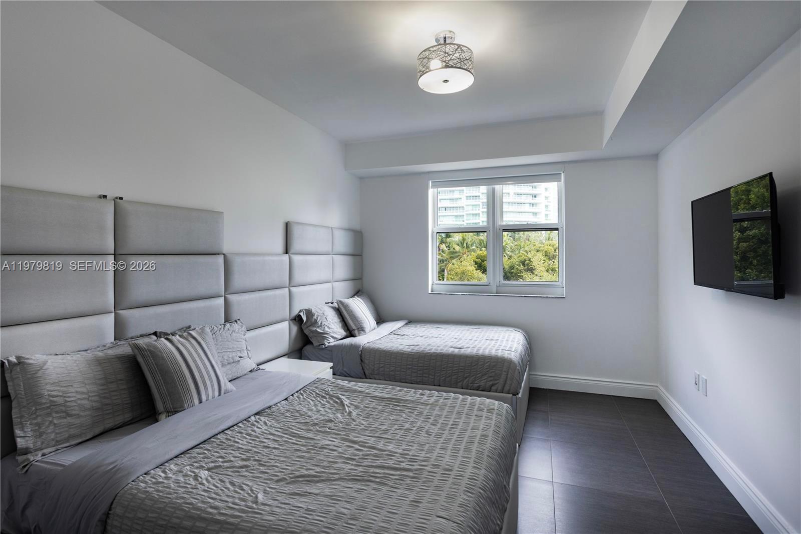 19900 E Country Club Dr #311, Aventura FL 33180