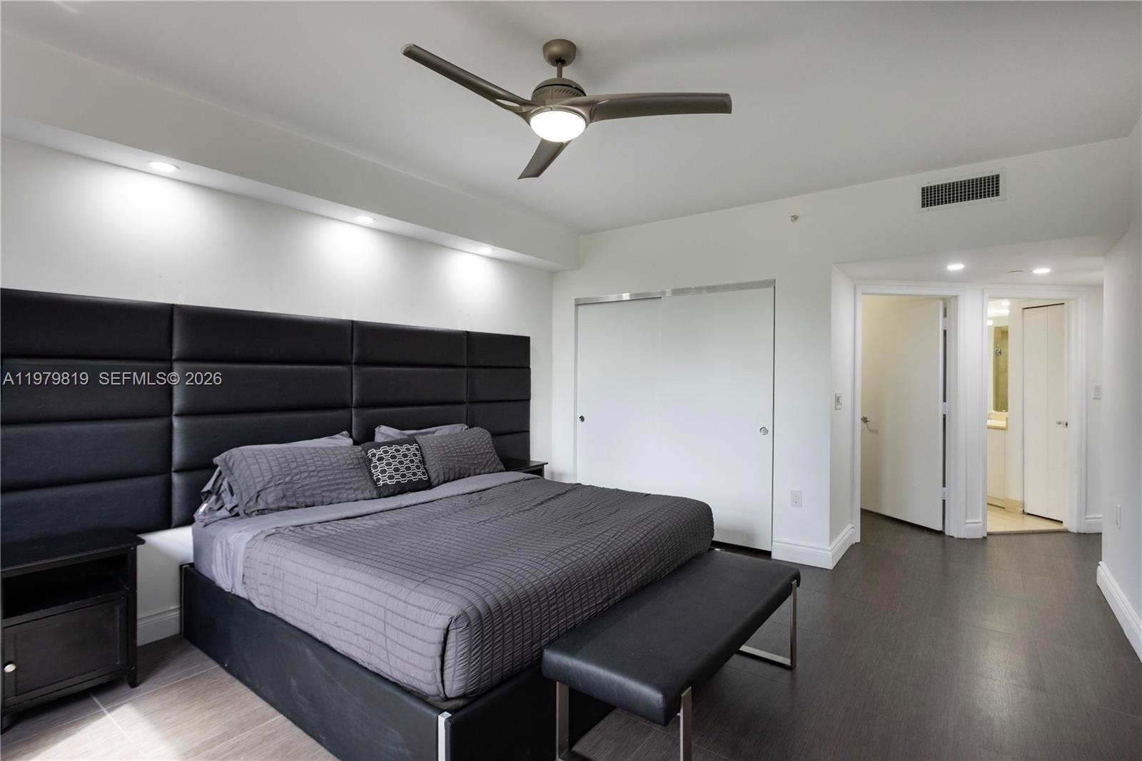 19900 E Country Club Dr #311, Aventura FL 33180