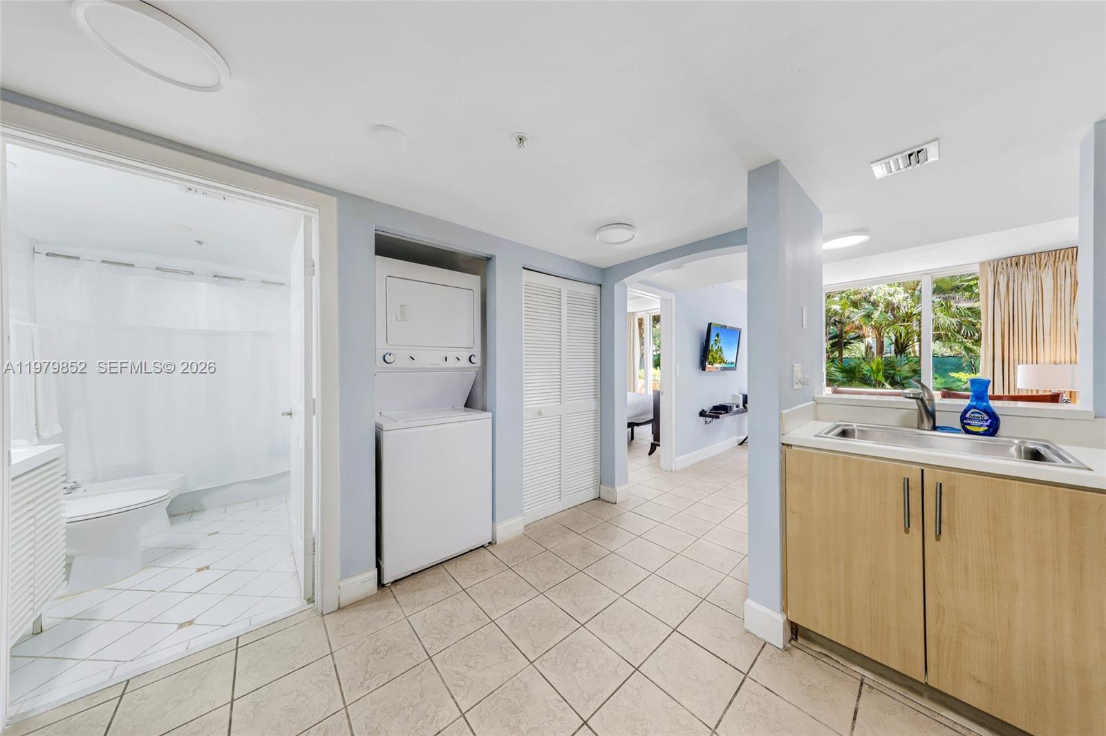 2951 S Bayshore Dr #215, Coconut Grove FL 33133