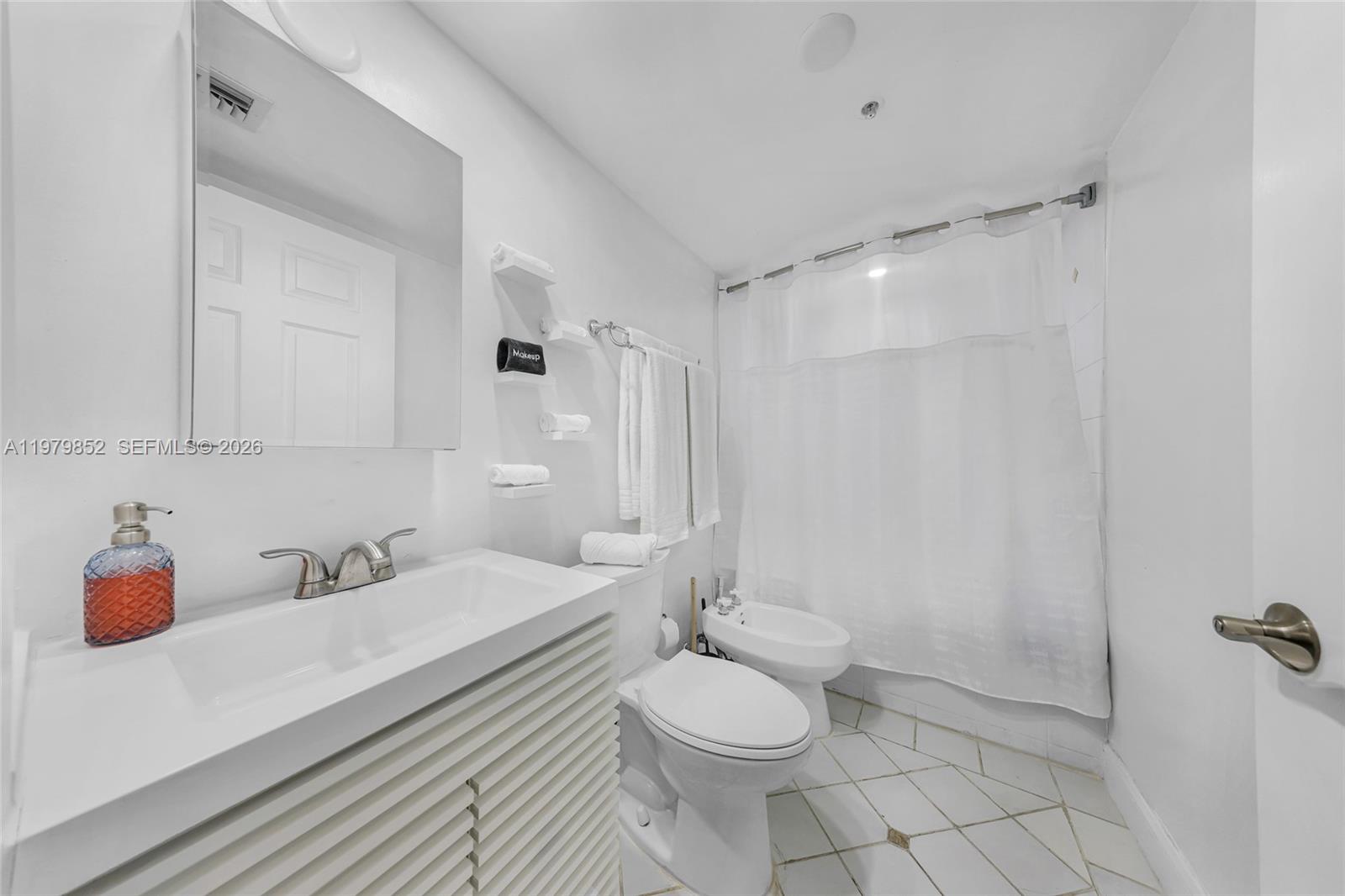 2951 S Bayshore Dr #215, Coconut Grove FL 33133
