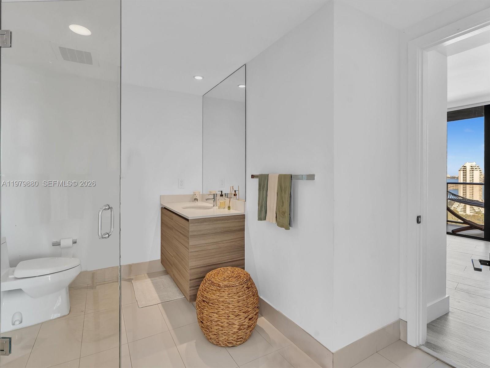 121 NE 34th St #2104, Miami FL 33137
