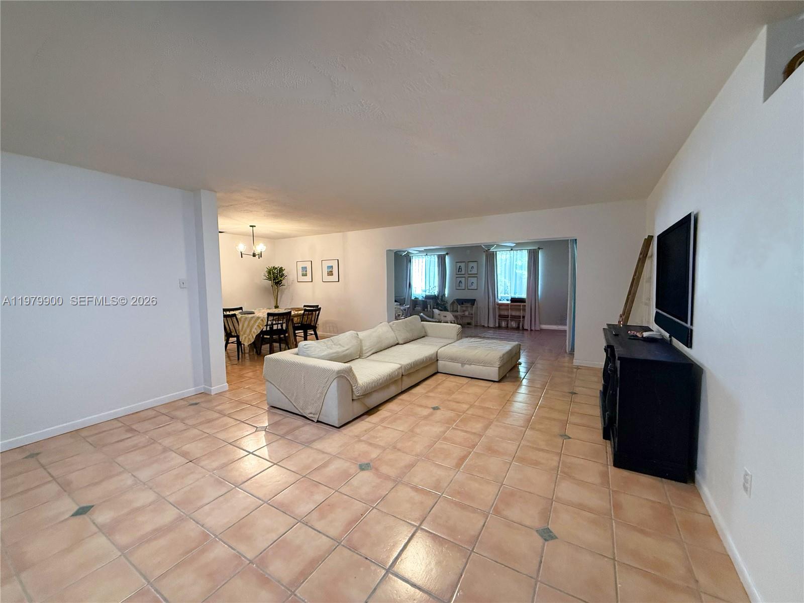 7535 SW 55th Ave, Miami FL 33143