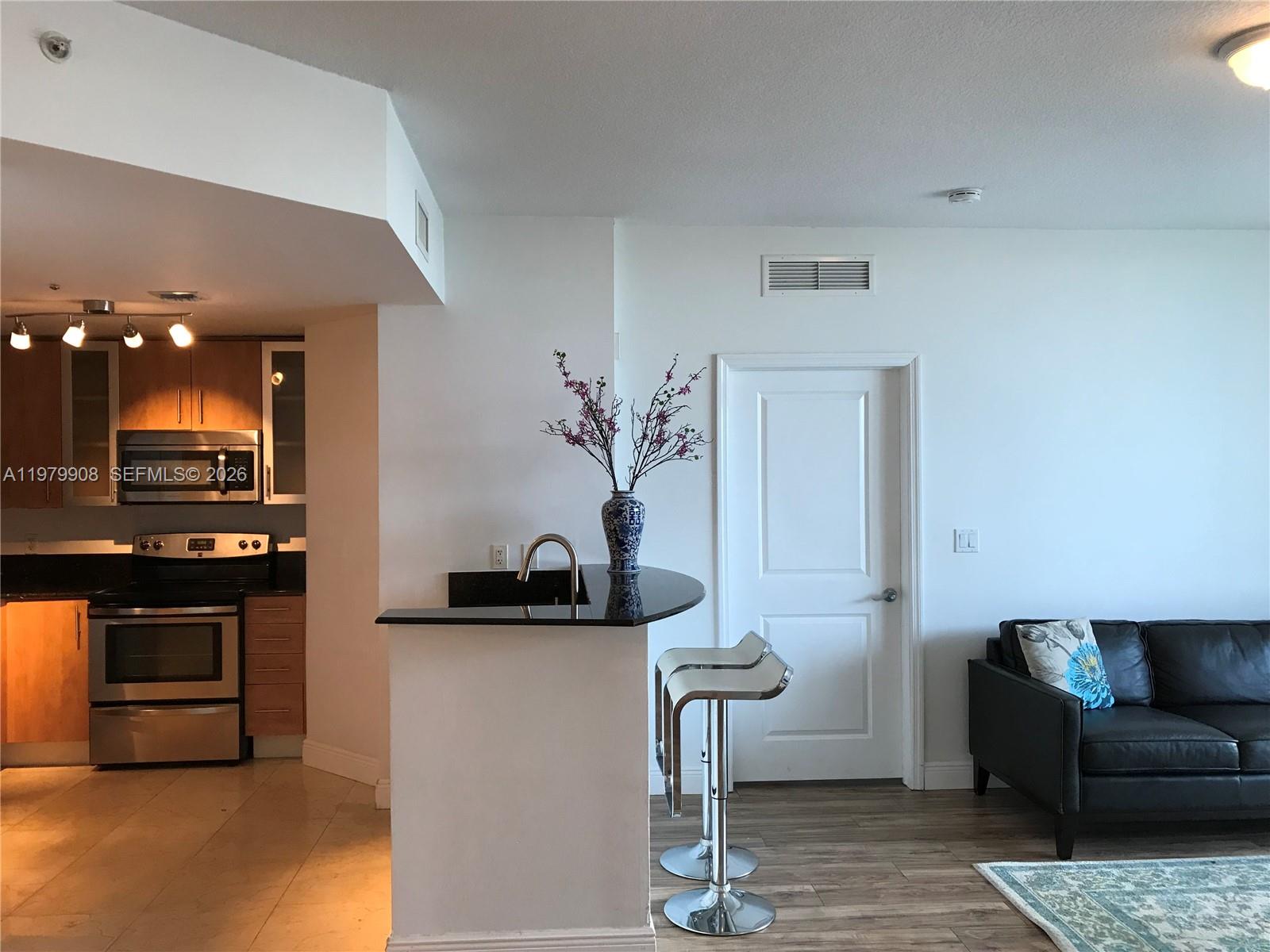 7900 Harbor Island Dr #523, North Bay Village FL 33141