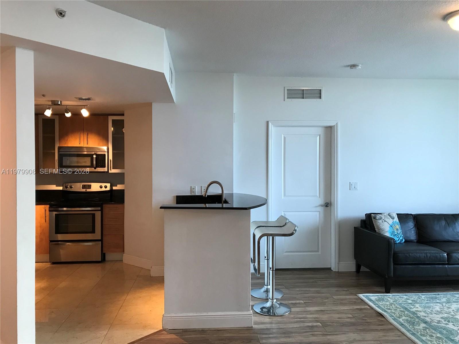 7900 Harbor Island Dr #523, North Bay Village FL 33141