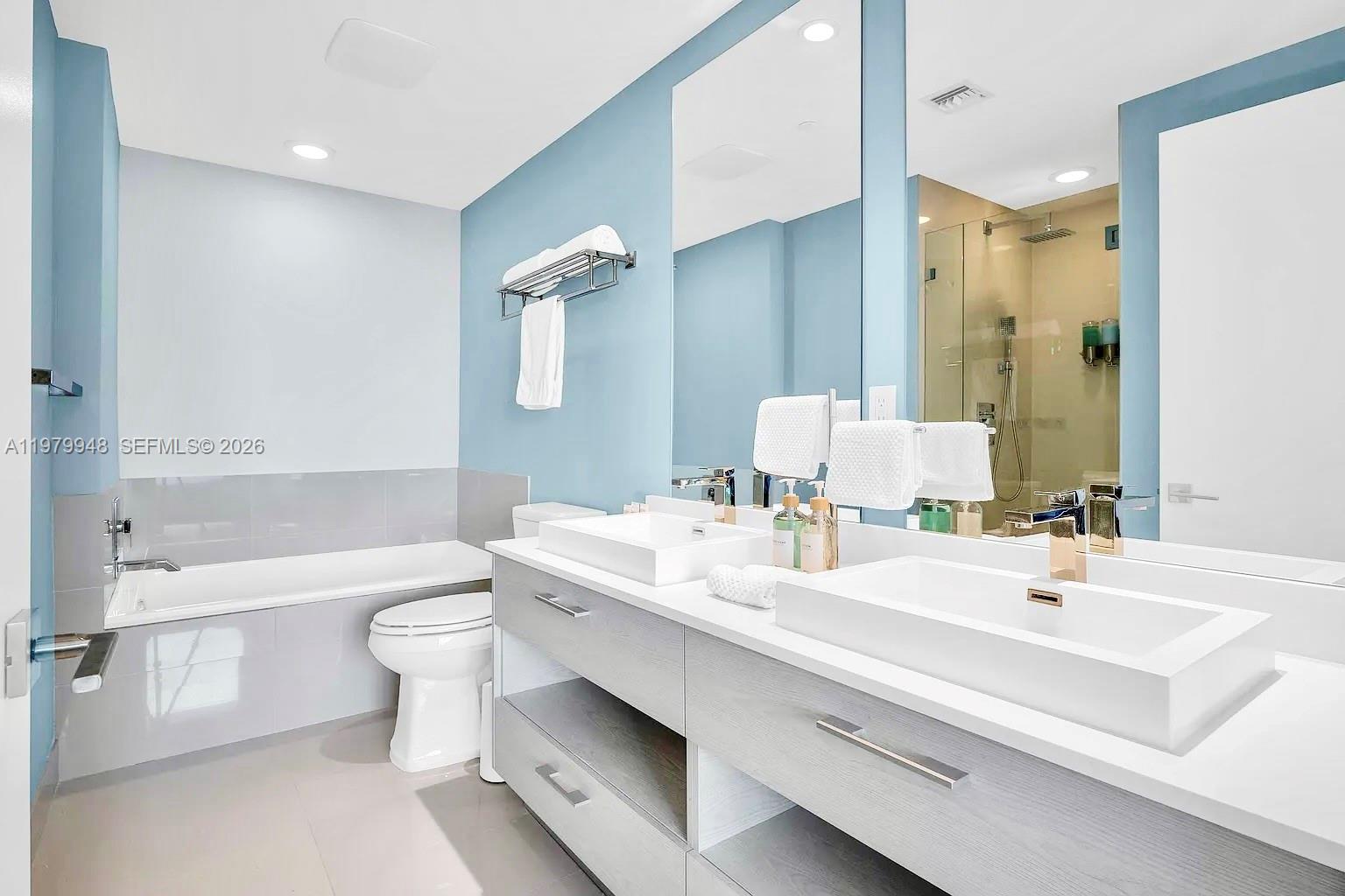 55 SW 9th St #3306, Miami FL 33130