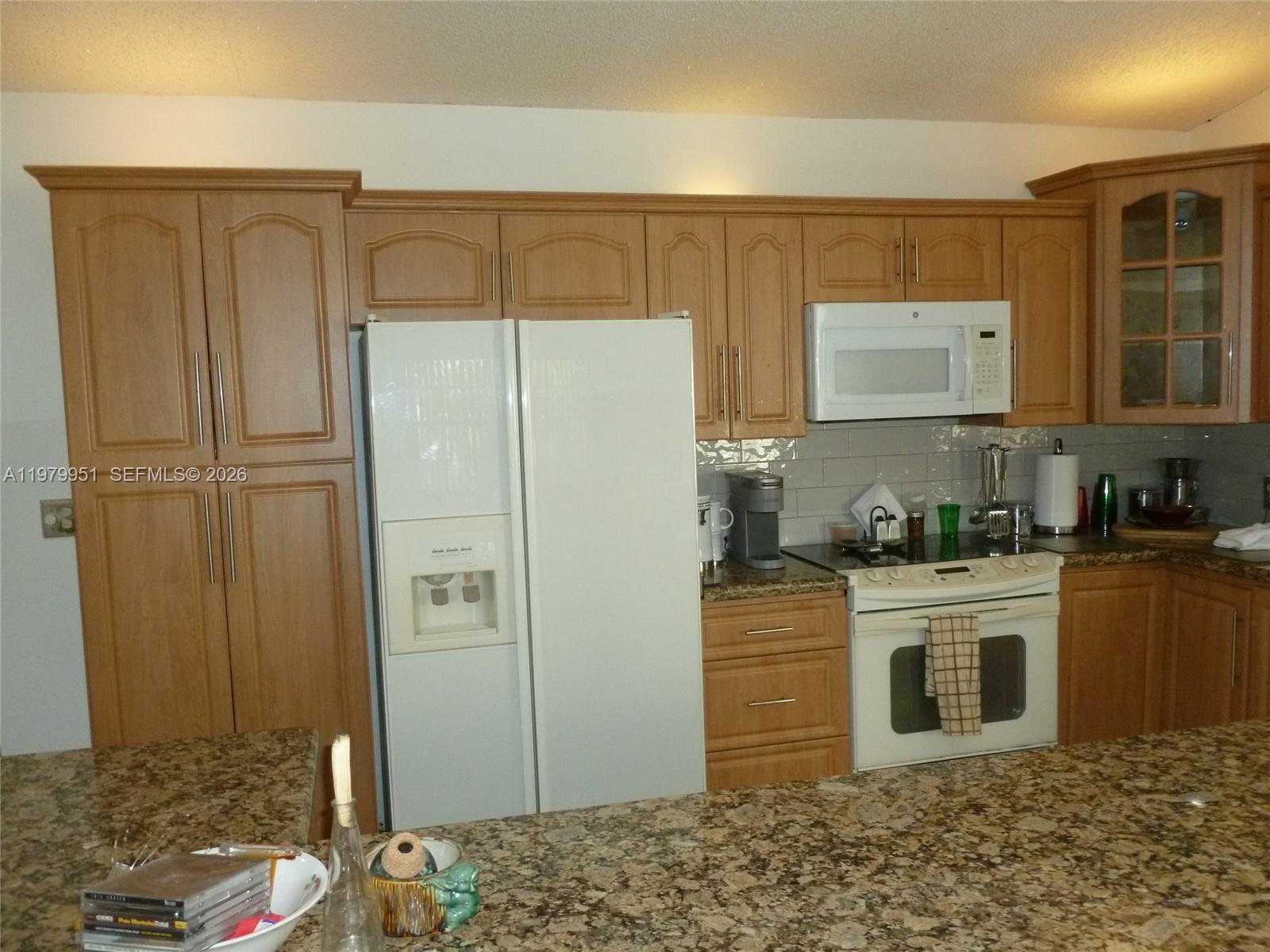 3261 NW 14th St, Miami FL 33125
