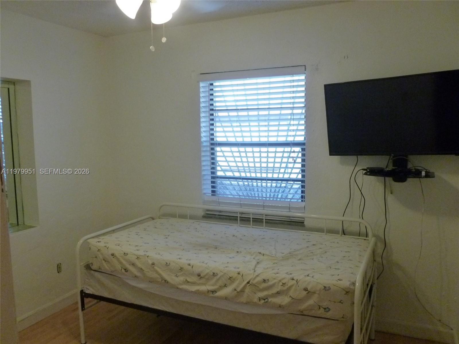 3261 NW 14th St, Miami FL 33125