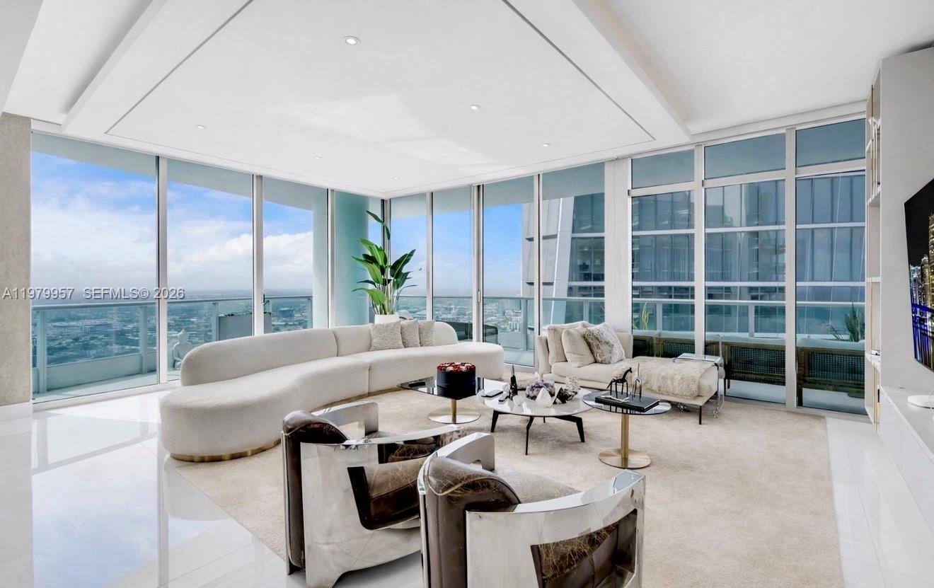 900 Biscayne Blvd #PH6109, Miami FL 33132