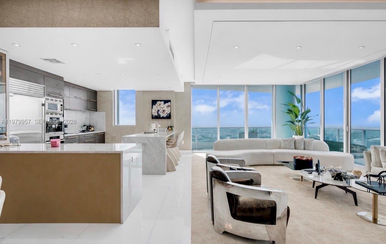 900 Biscayne Blvd #PH6109, Miami FL 33132