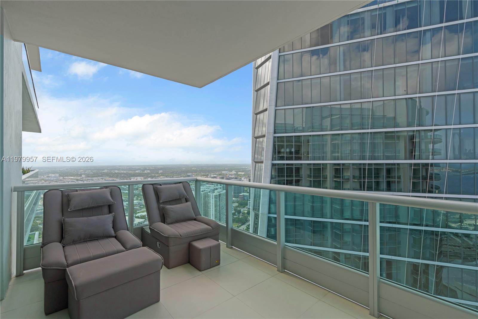 900 Biscayne Blvd #PH6109, Miami FL 33132