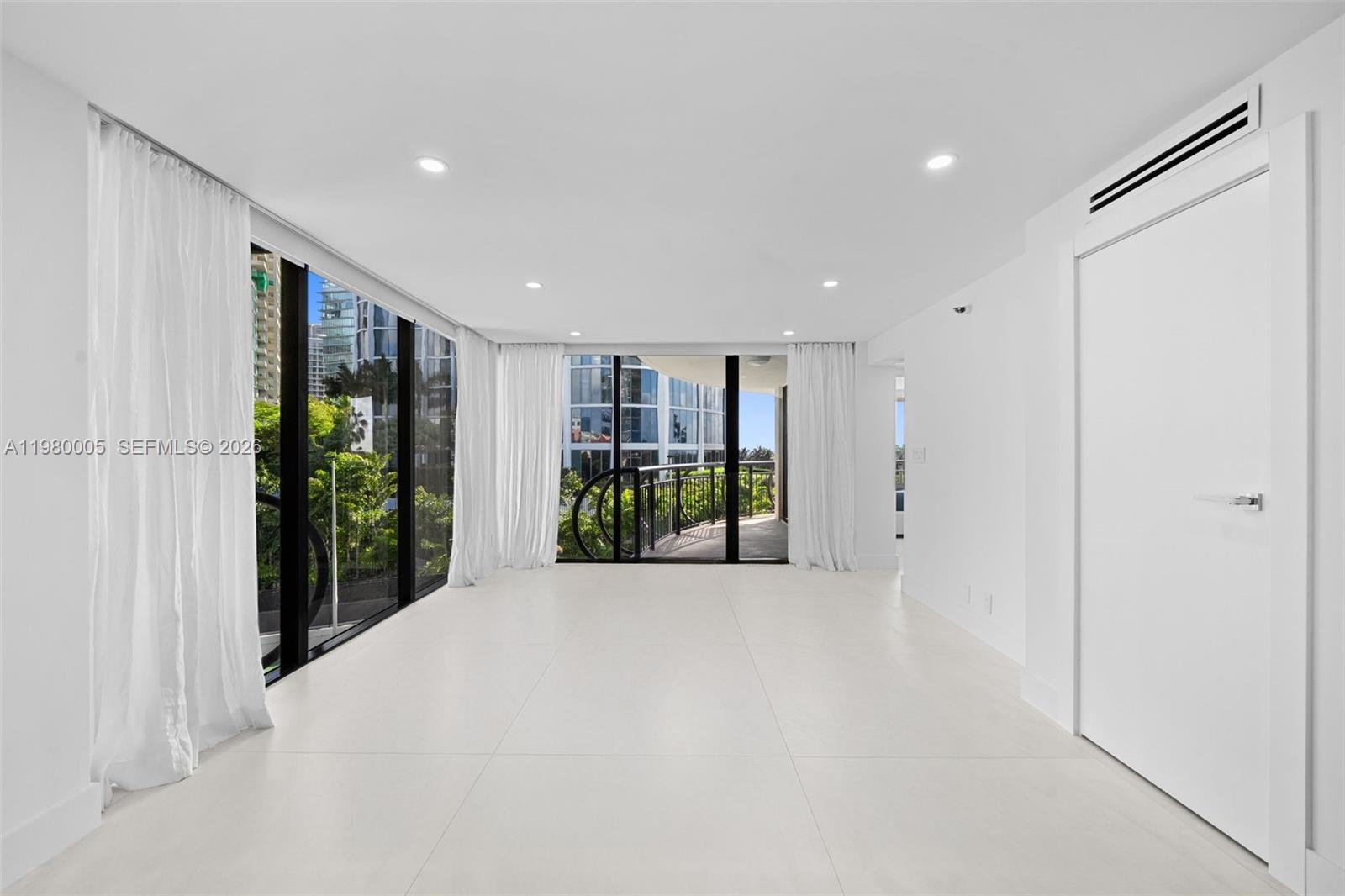 2843 S Bayshore Dr #5F, Miami FL 33133
