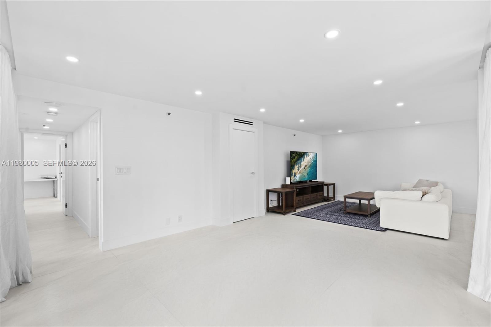 2843 S Bayshore Dr #5F, Miami FL 33133