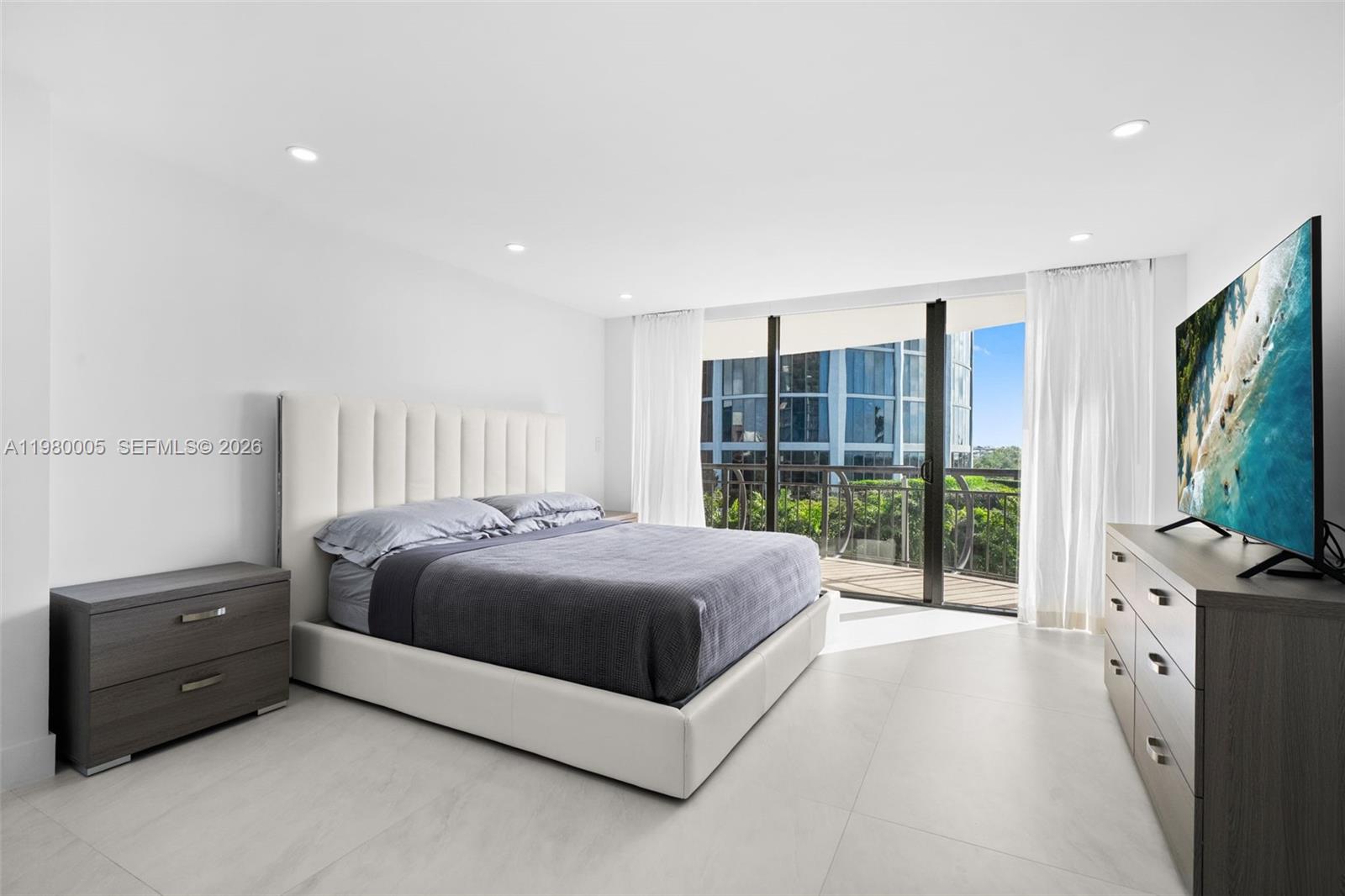 2843 S Bayshore Dr #5F, Miami FL 33133