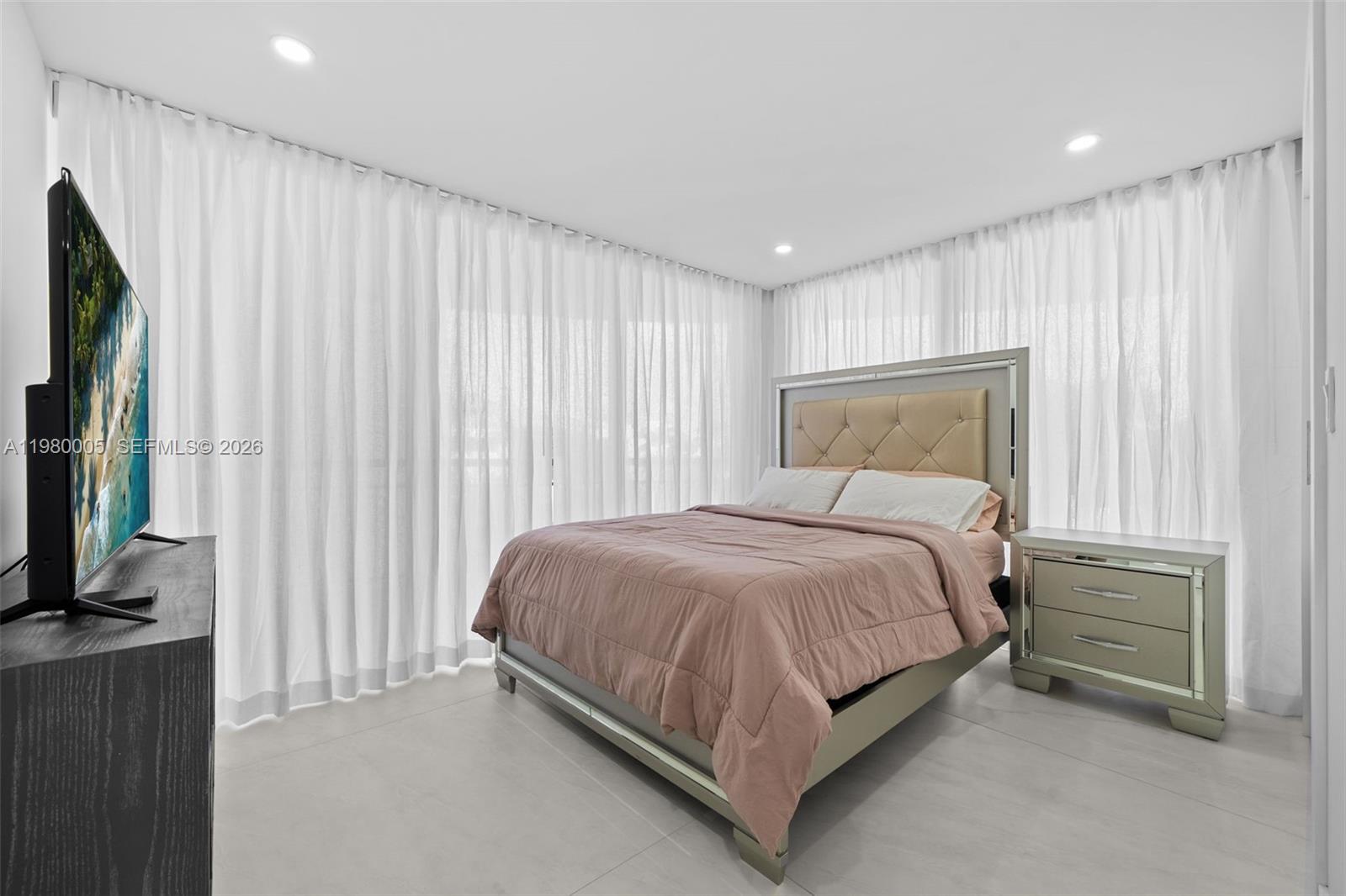 2843 S Bayshore Dr #5F, Miami FL 33133