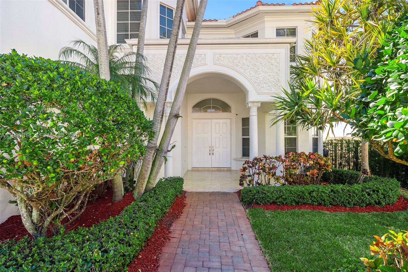 822 Meridian Ln, Hollywood FL 33019