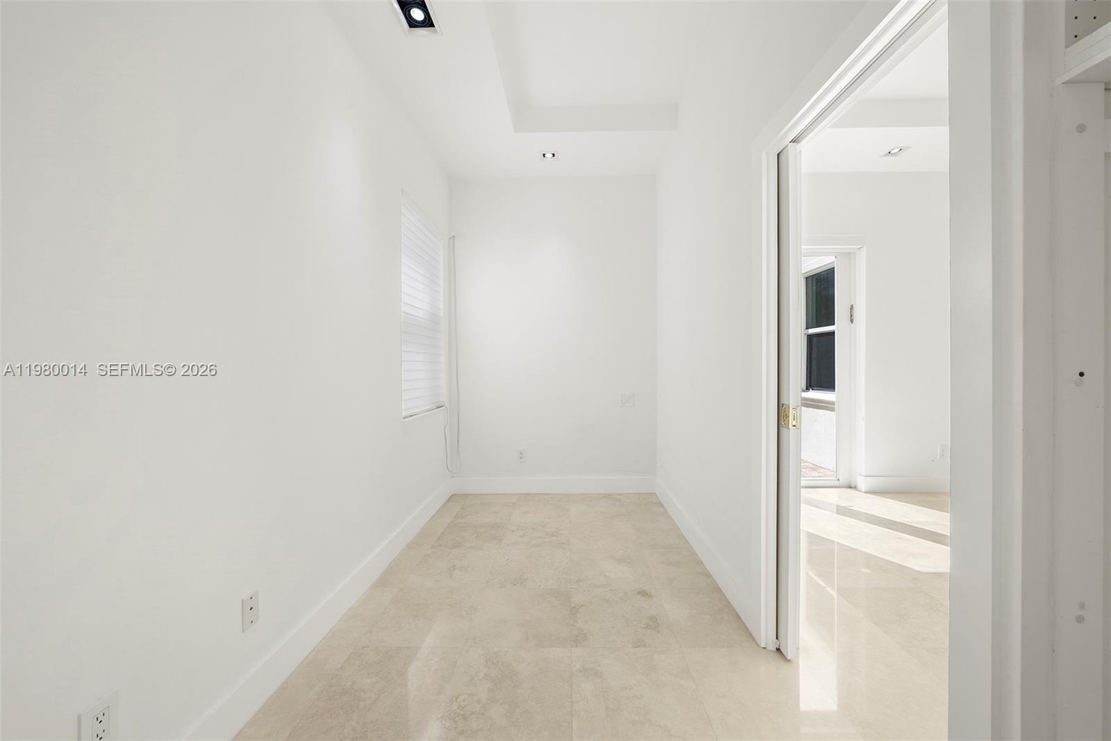 822 Meridian Ln, Hollywood FL 33019