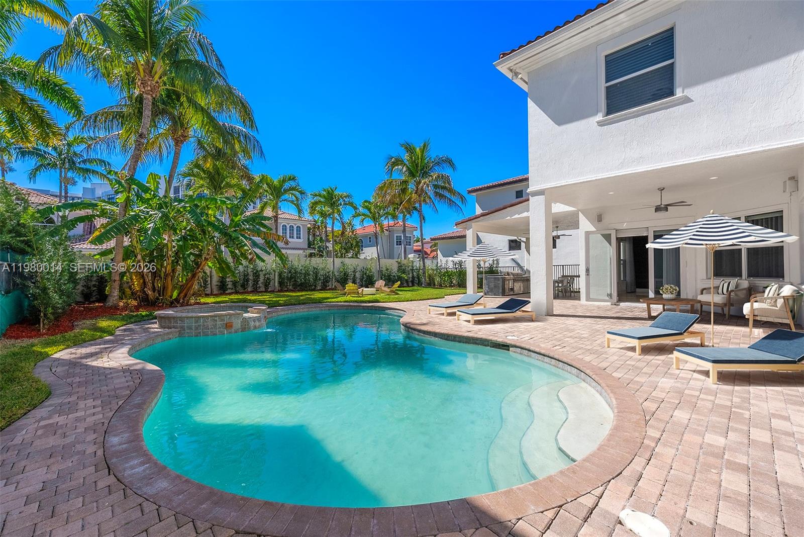 822 Meridian Ln, Hollywood FL 33019