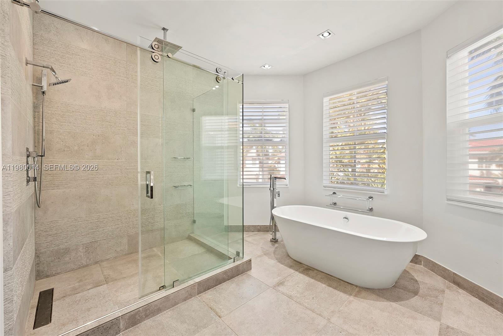 822 Meridian Ln, Hollywood FL 33019