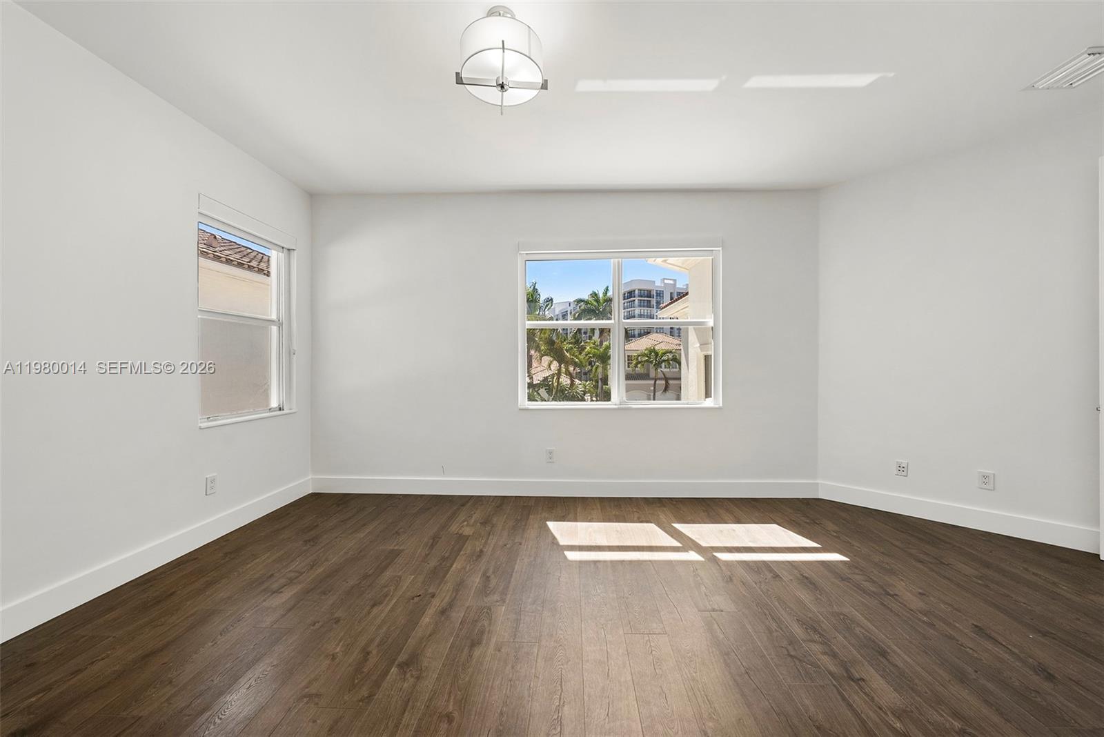 822 Meridian Ln, Hollywood FL 33019