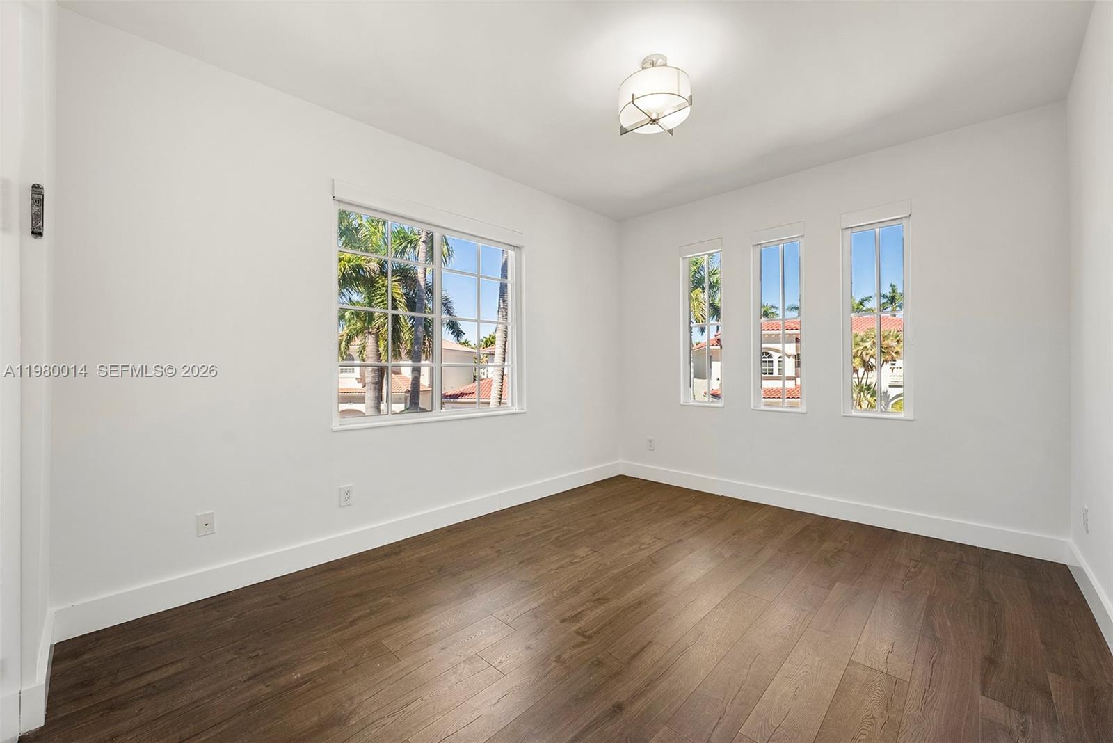 822 Meridian Ln, Hollywood FL 33019