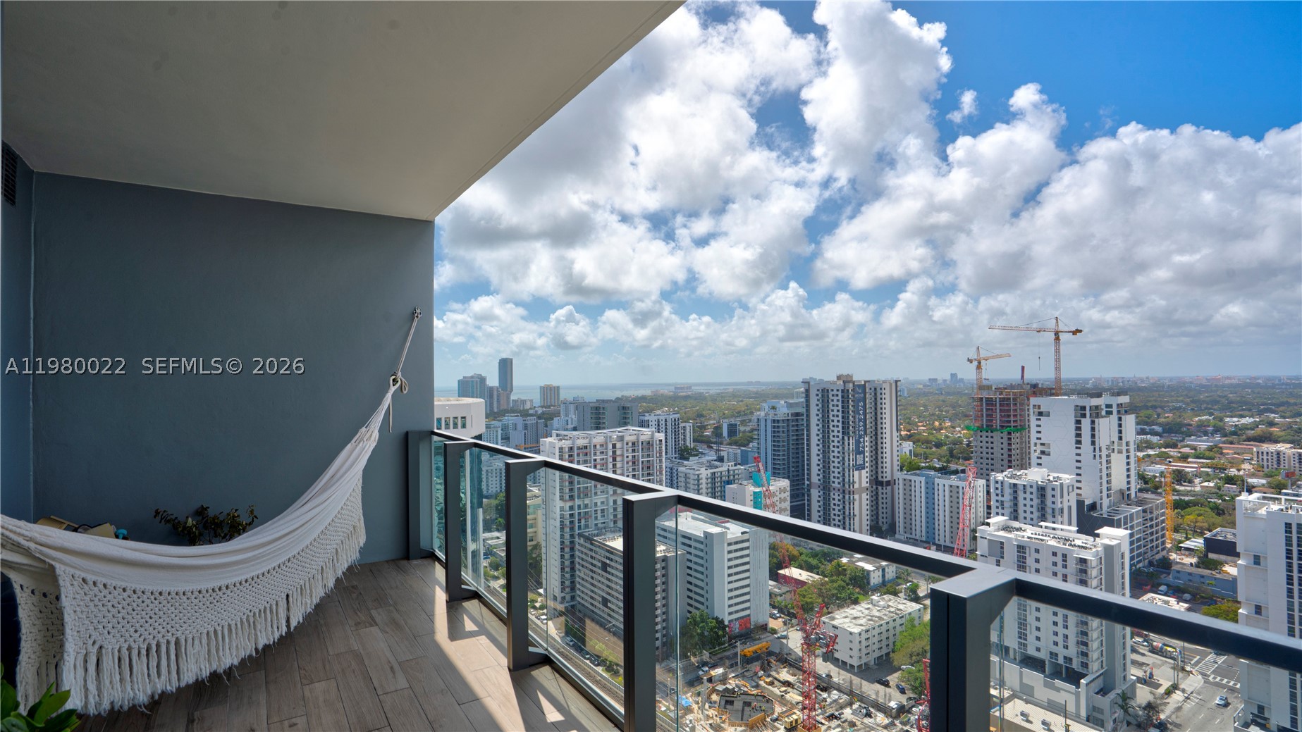 88 SW 7th St #2706, Miami FL 33130