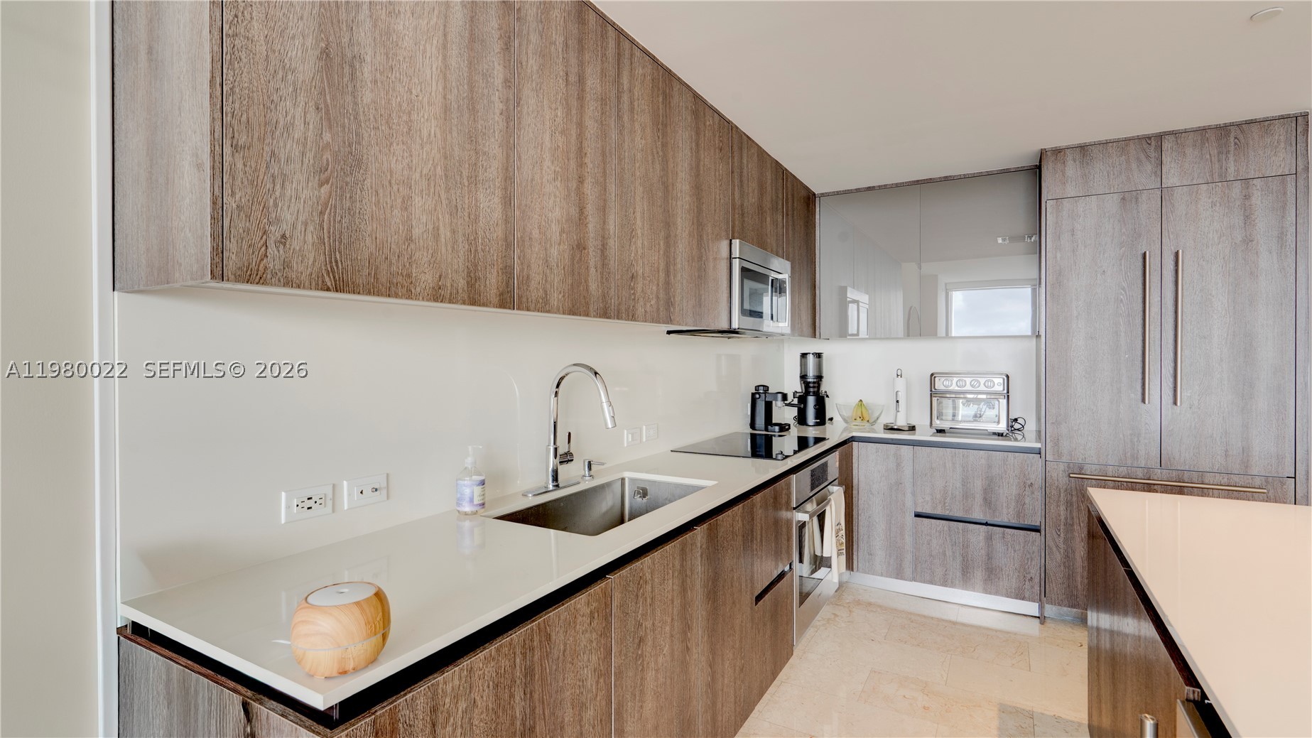 88 SW 7th St #2706, Miami FL 33130
