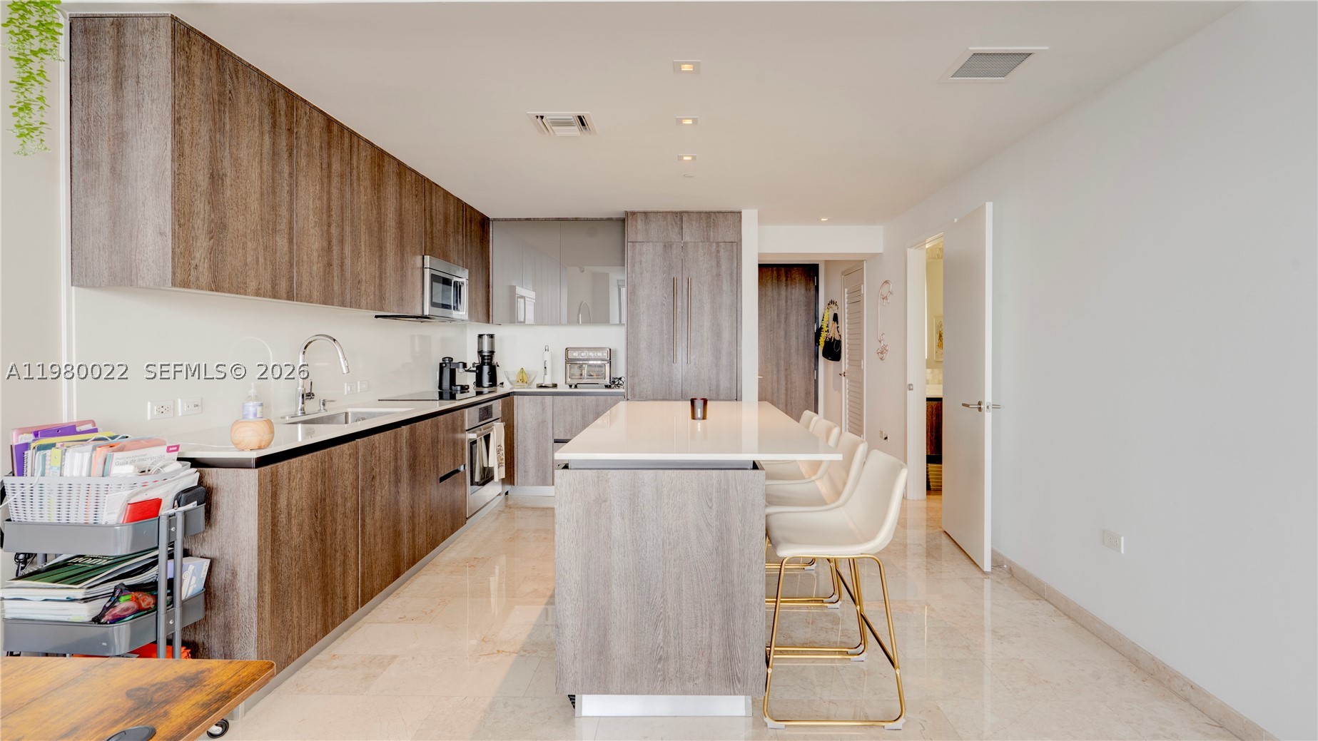 88 SW 7th St #2706, Miami FL 33130