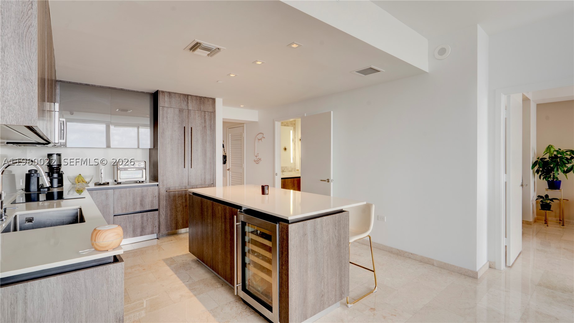 88 SW 7th St #2706, Miami FL 33130