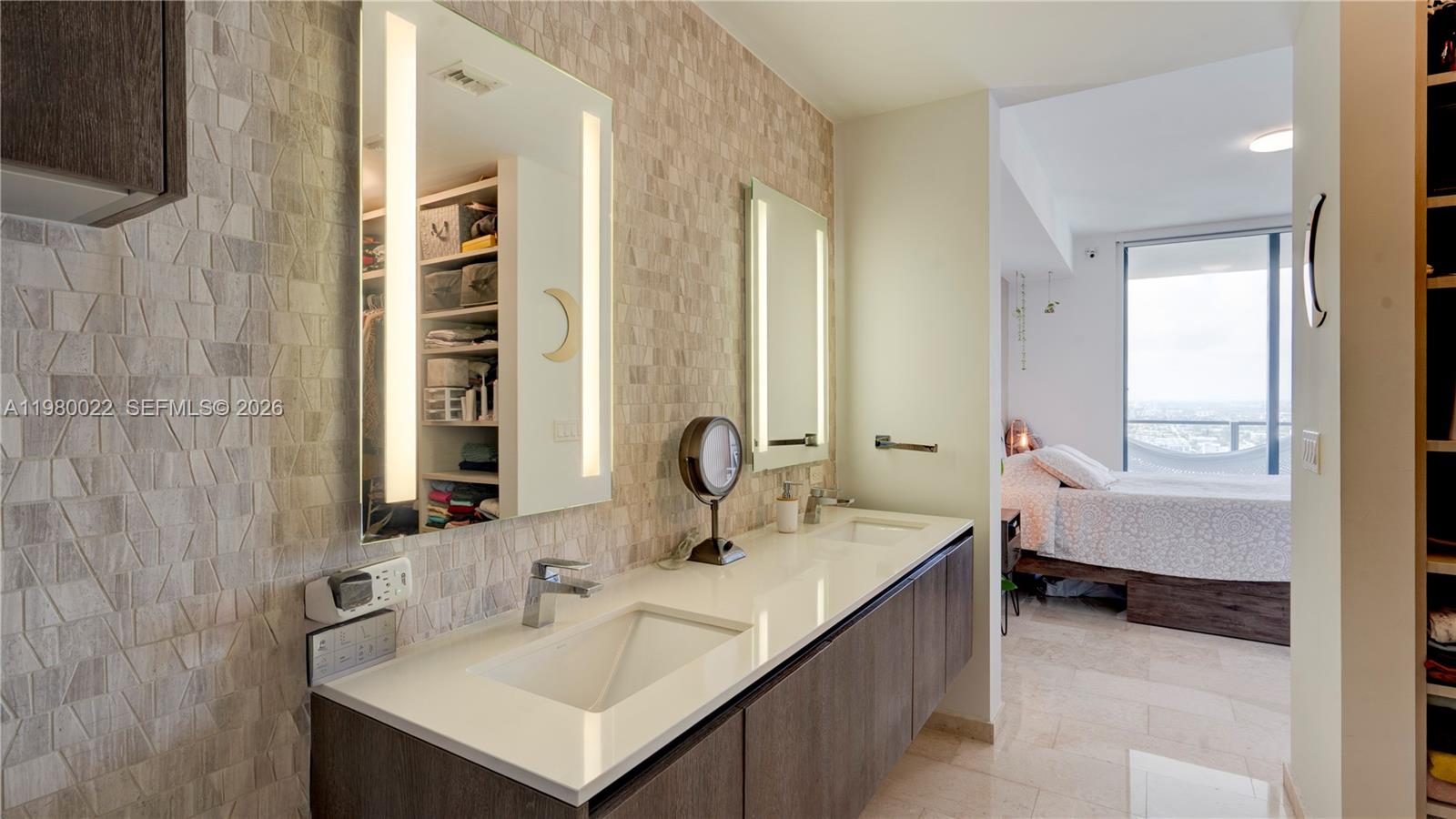 88 SW 7th St #2706, Miami FL 33130