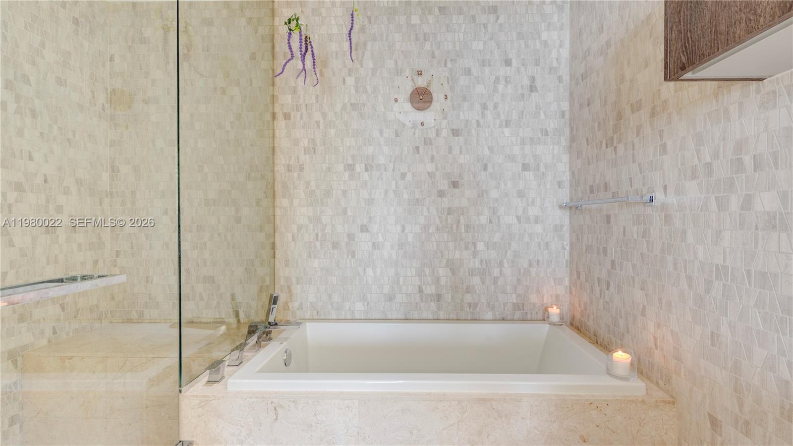88 SW 7th St #2706, Miami FL 33130
