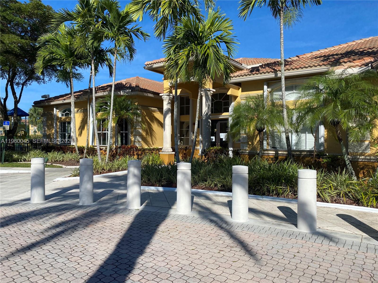 9645 NW 1ST CT #1-302, Pembroke Pines FL 33024