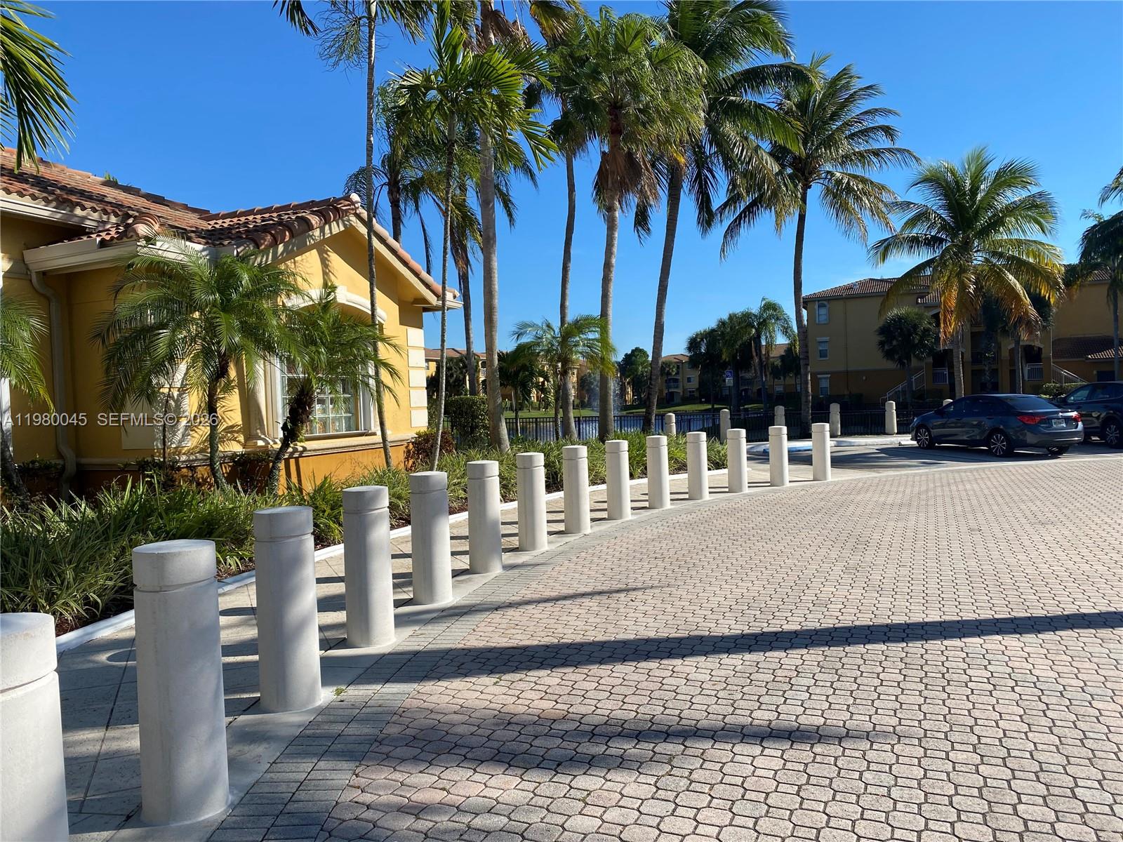 9645 NW 1ST CT #1-302, Pembroke Pines FL 33024