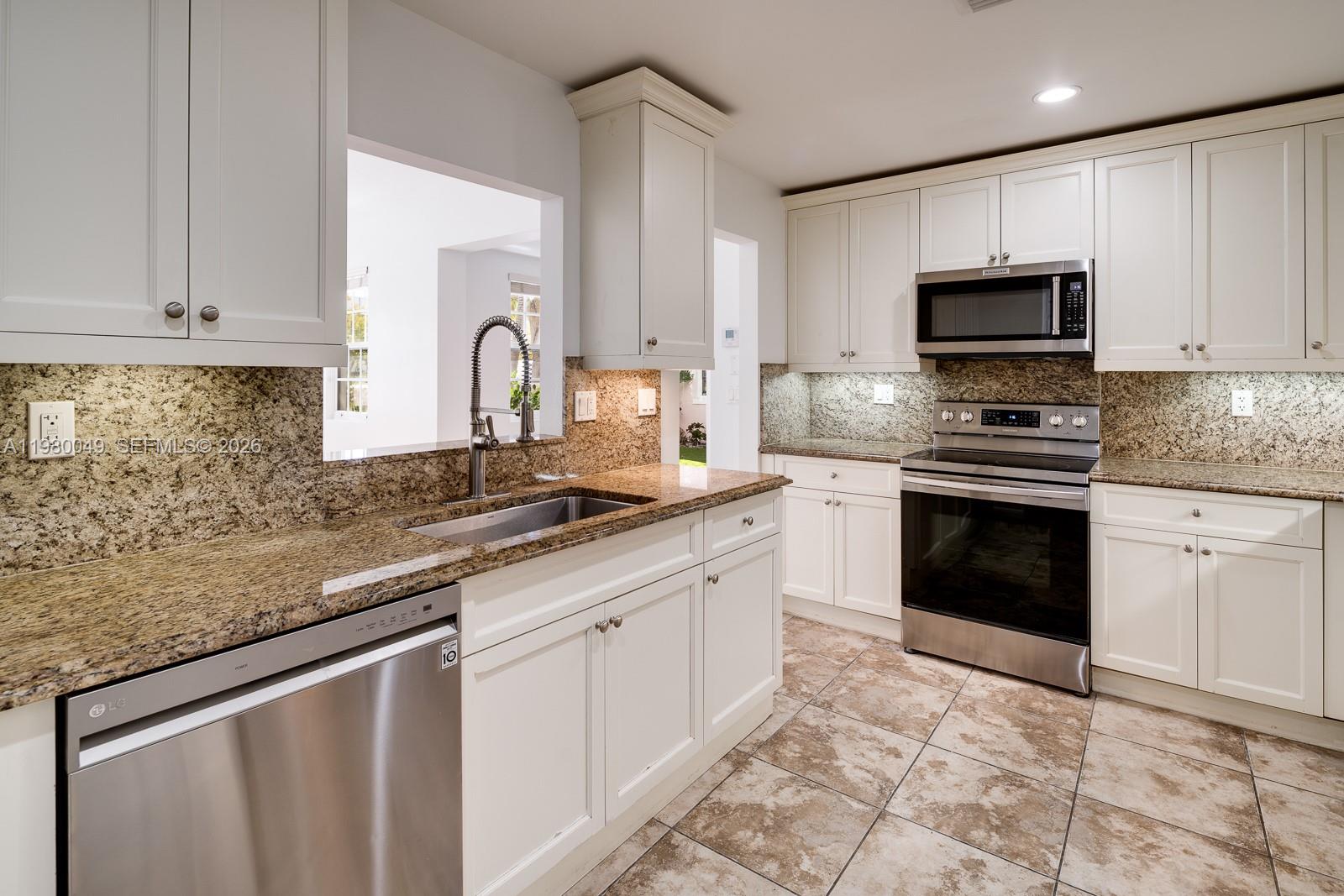 520 Loretto Ave #21, Coral Gables FL 33146