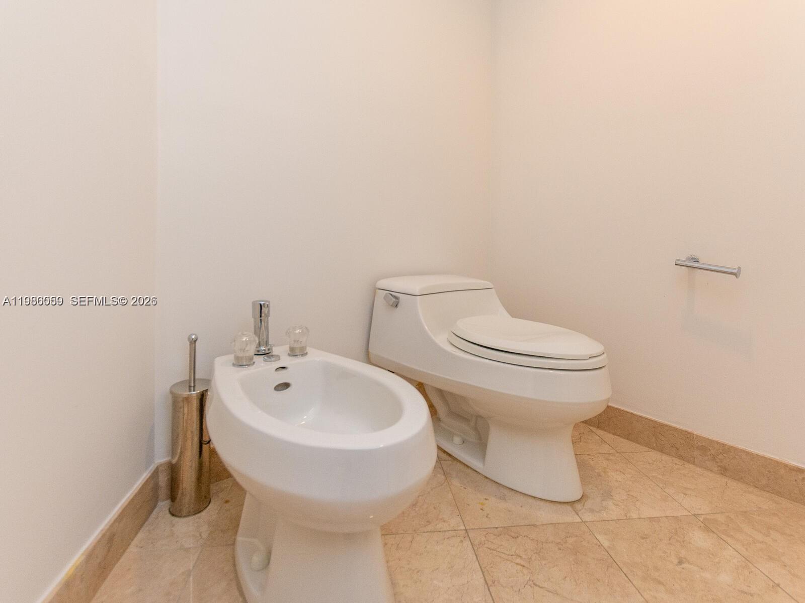 848 Brickell Key Dr #1201, Miami FL 33131