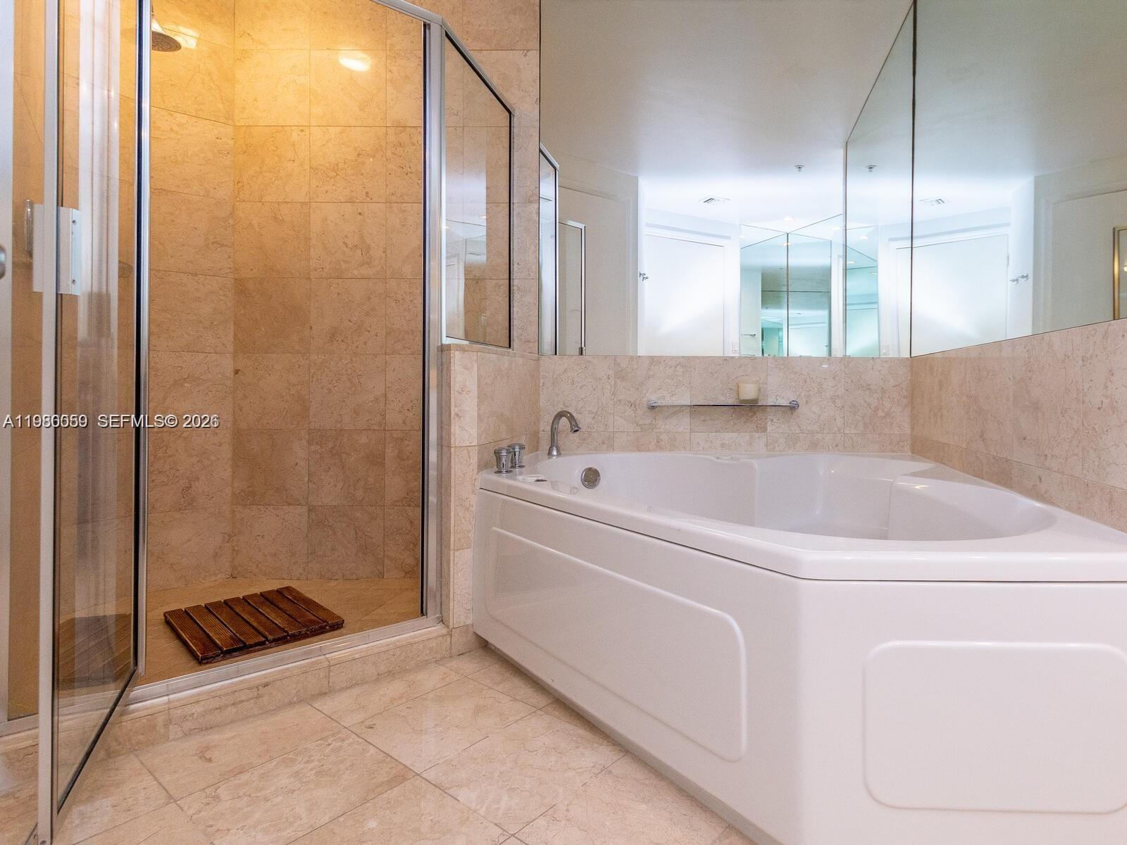 848 Brickell Key Dr #1201, Miami FL 33131