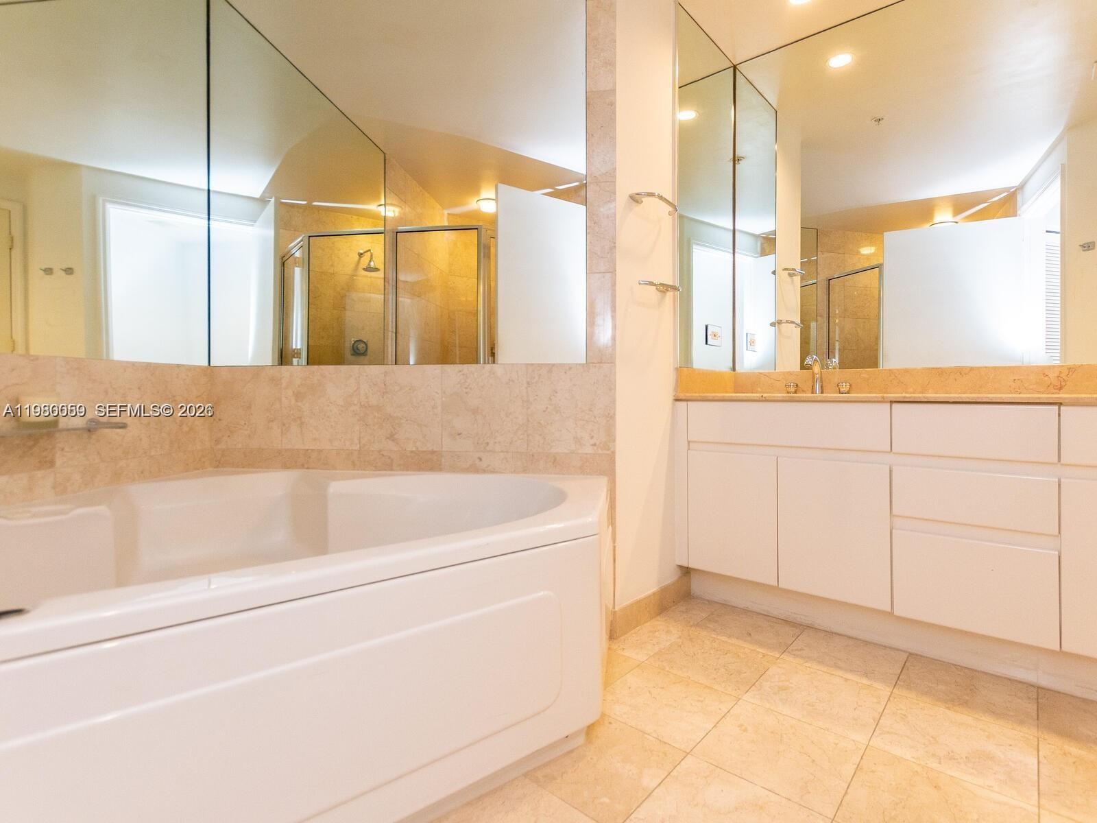 848 Brickell Key Dr #1201, Miami FL 33131