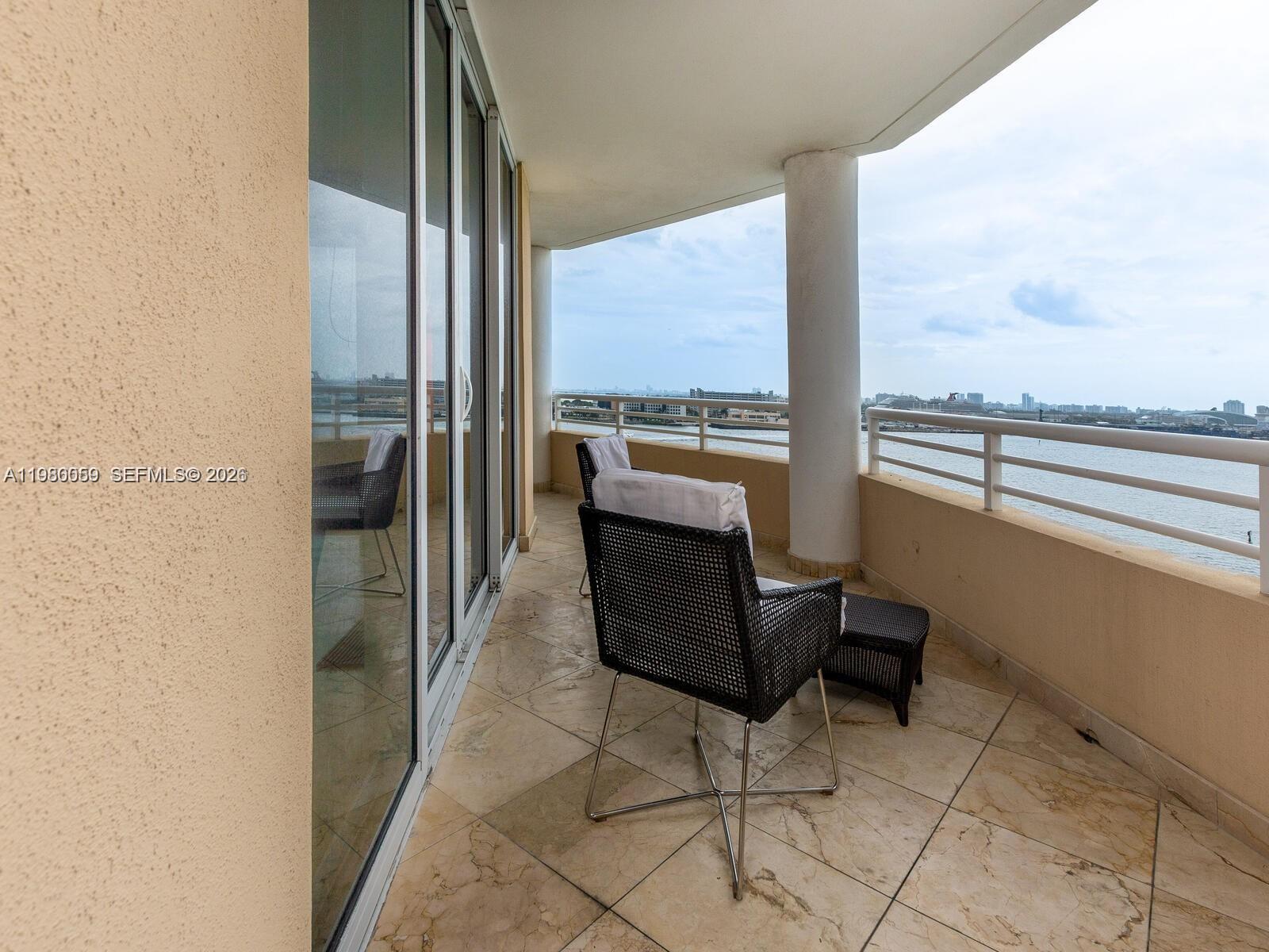 848 Brickell Key Dr #1201, Miami FL 33131