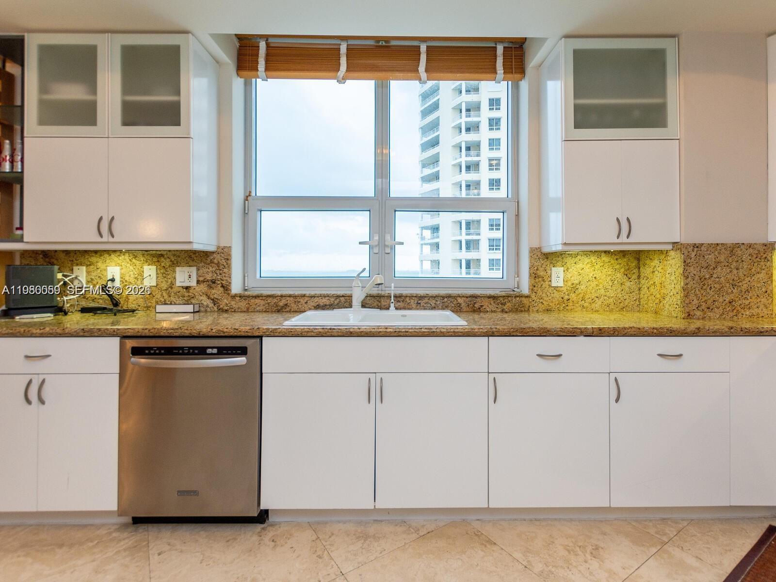 848 Brickell Key Dr #1201, Miami FL 33131