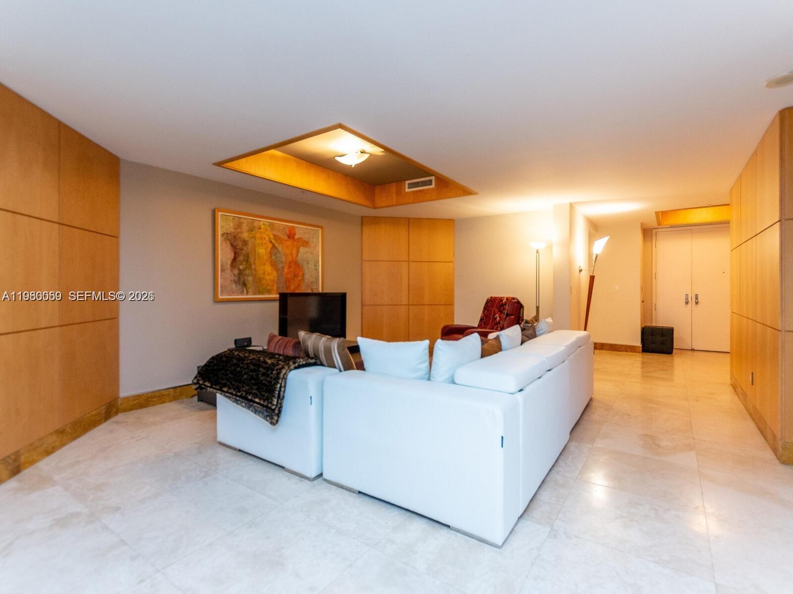 848 Brickell Key Dr #1201, Miami FL 33131