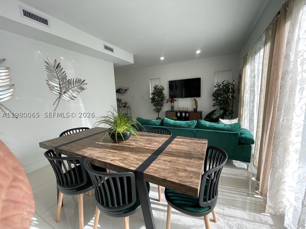 302 NW 11th Ct #302, Florida City FL 33034