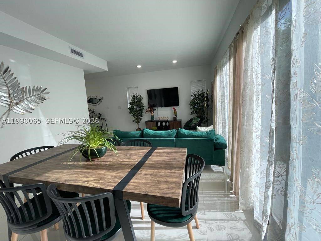 302 NW 11th Ct #302, Florida City FL 33034