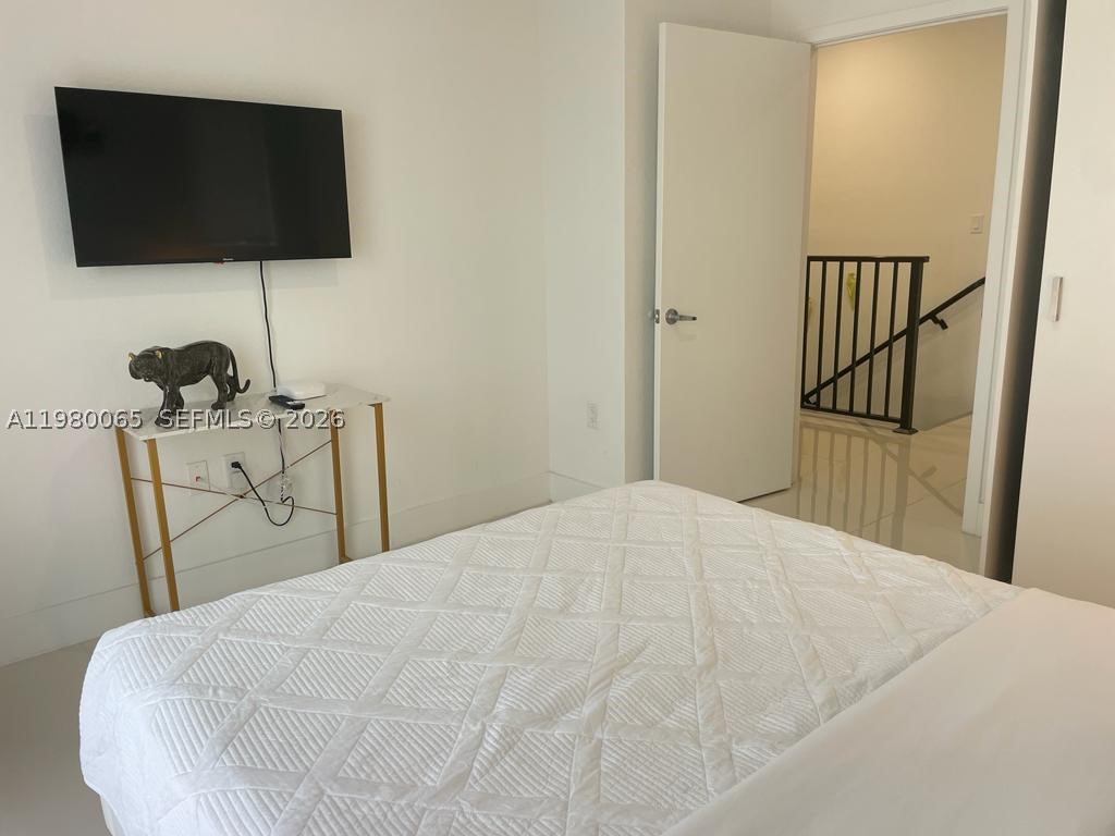 302 NW 11th Ct #302, Florida City FL 33034