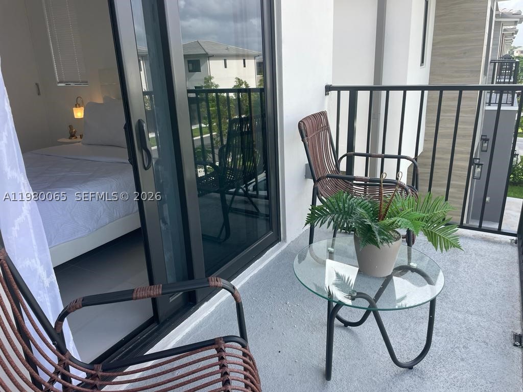 302 NW 11th Ct #302, Florida City FL 33034